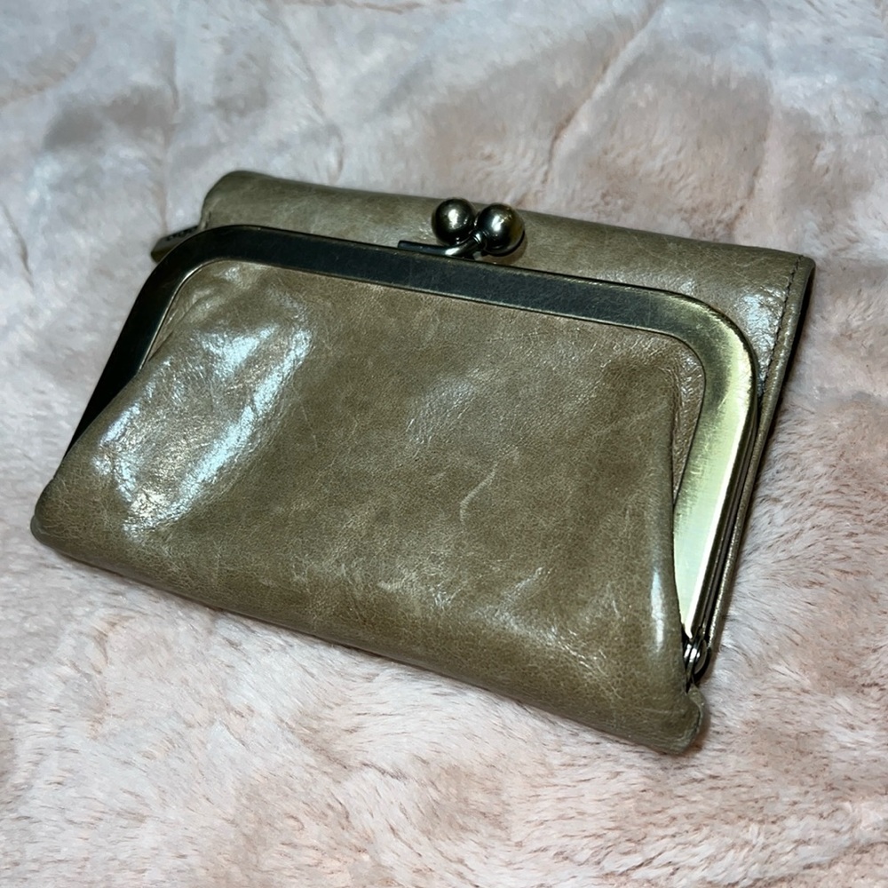 Hobo international small beige wallet